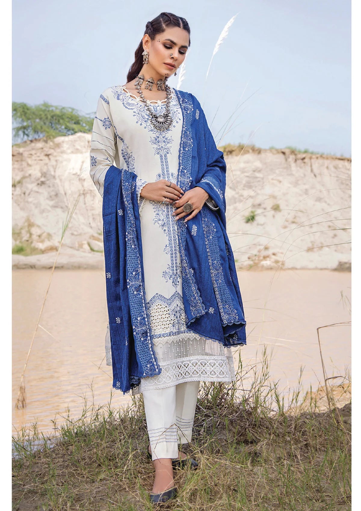 Panache Emb Woolen'23 Vol-02 D-09 - Mohsin Saeed Fabrics