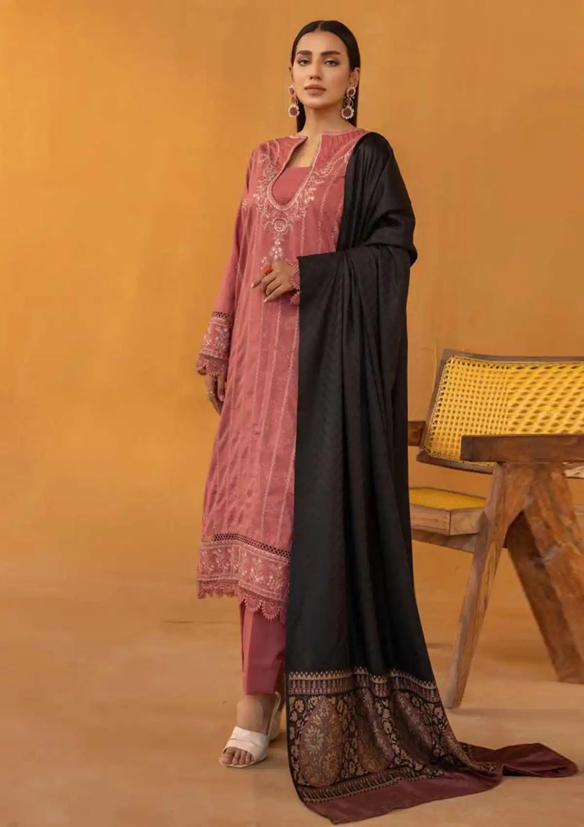Khoobsurat Swati Wool Shawl'23 KS-03 – Mohsin Saeed Fabrics