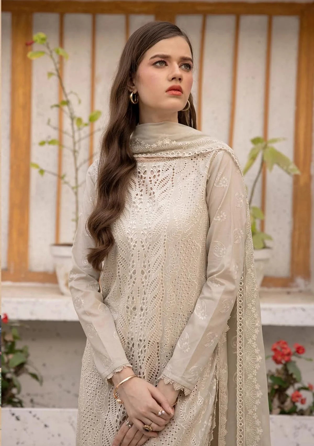 RA Mahee's Aangan Emb Lawn'24 D-02 - Mohsin Saeed Fabrics