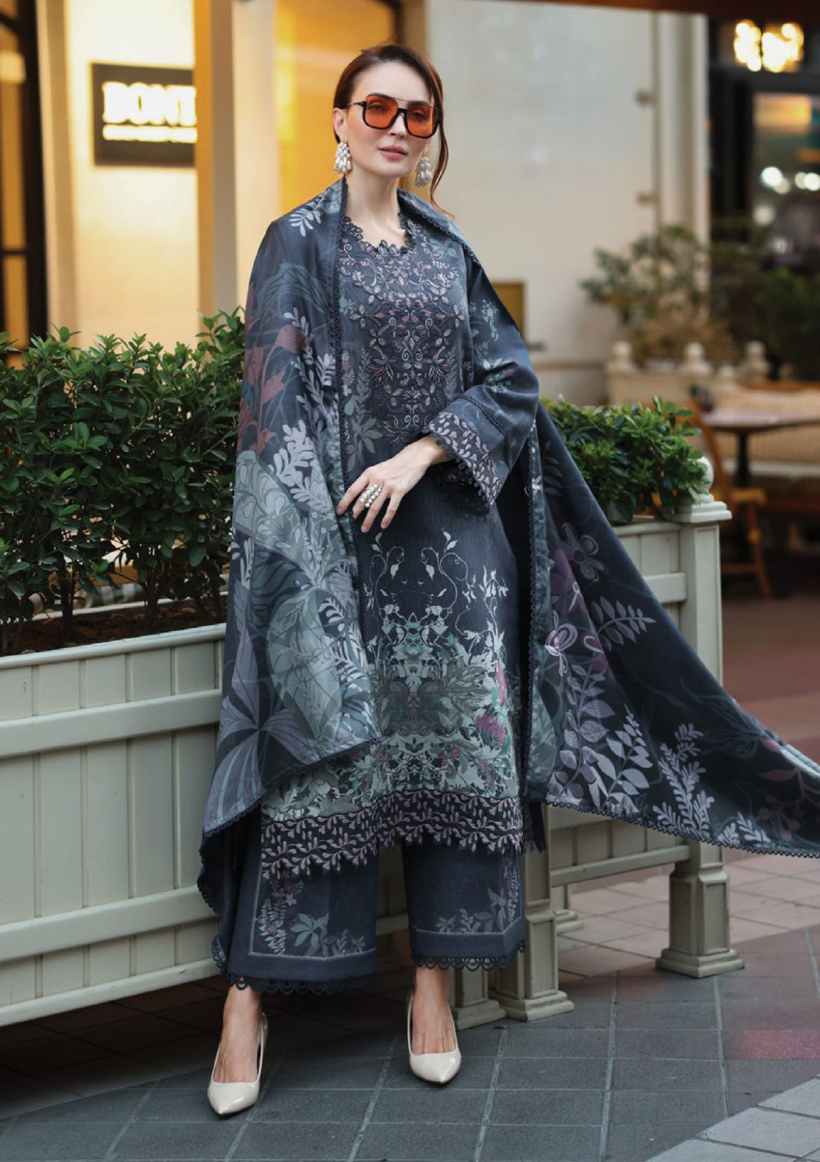 mohsin-saeed-fabrics-is-selling-online-and-in stores-Luxury-daily-wear-wedding-wear-formal-wear-in-budgeted-price.This-product-is-from-rang-rasiya-life-style-winter-edit25-d-11-isla-is-available-on-Mohsin-saeed-fabrics-website.