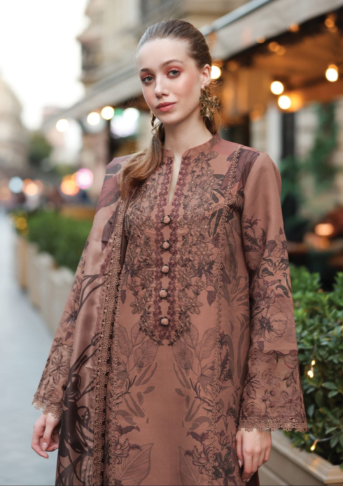 mohsin-saeed-fabrics-is-selling-online-and-in stores-Luxury-daily-wear-wedding-wear-formal-wear-in-budgeted-price.This-product-is-from-rang-rasiya-life-style-winter-edit25-d-03-grace-is-available-on-Mohsin-saeed-fabrics-website.