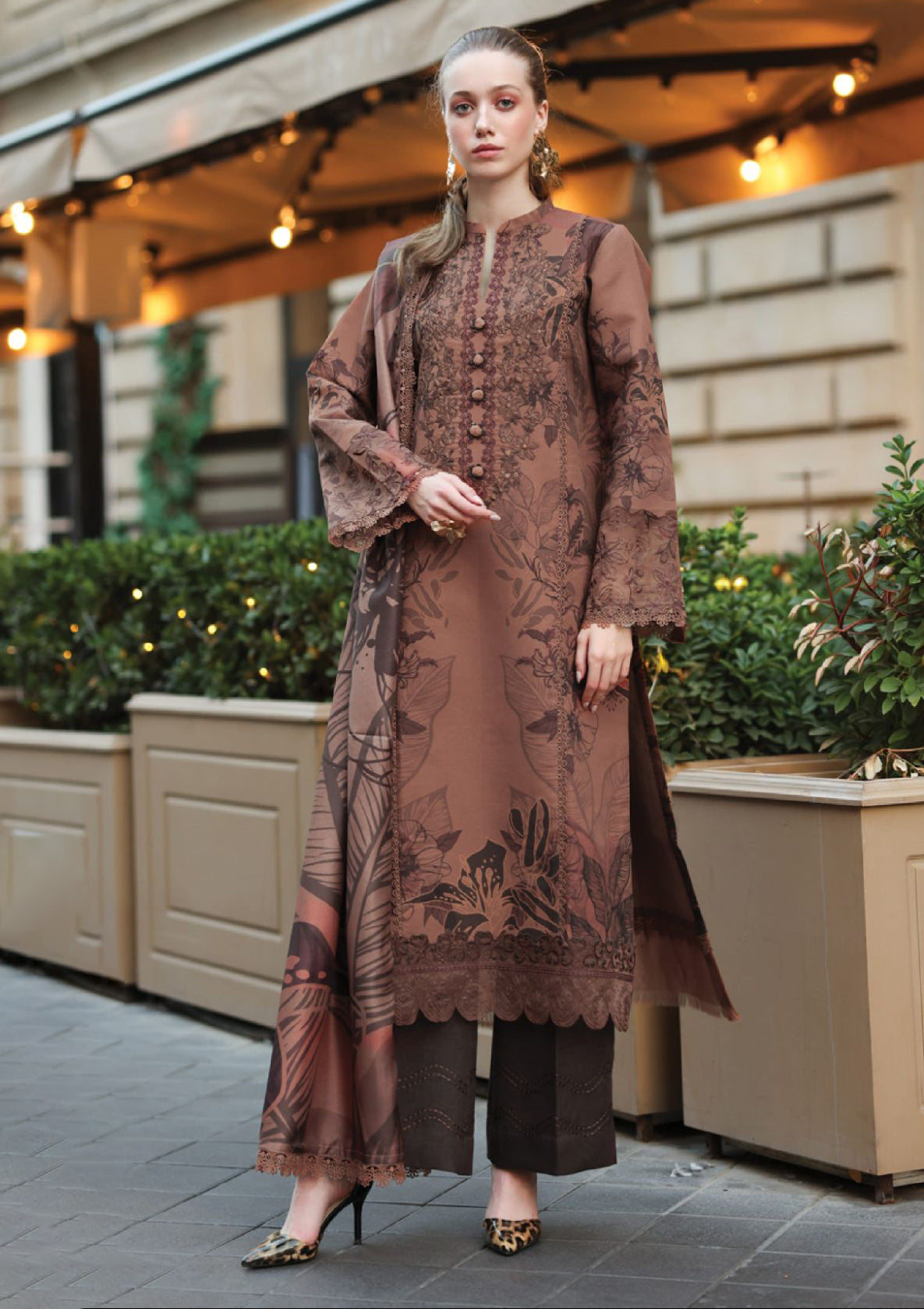 mohsin-saeed-fabrics-is-selling-online-and-in stores-Luxury-daily-wear-wedding-wear-formal-wear-in-budgeted-price.This-product-is-from-rang-rasiya-life-style-winter-edit25-d-03-grace-is-available-on-Mohsin-saeed-fabrics-website.