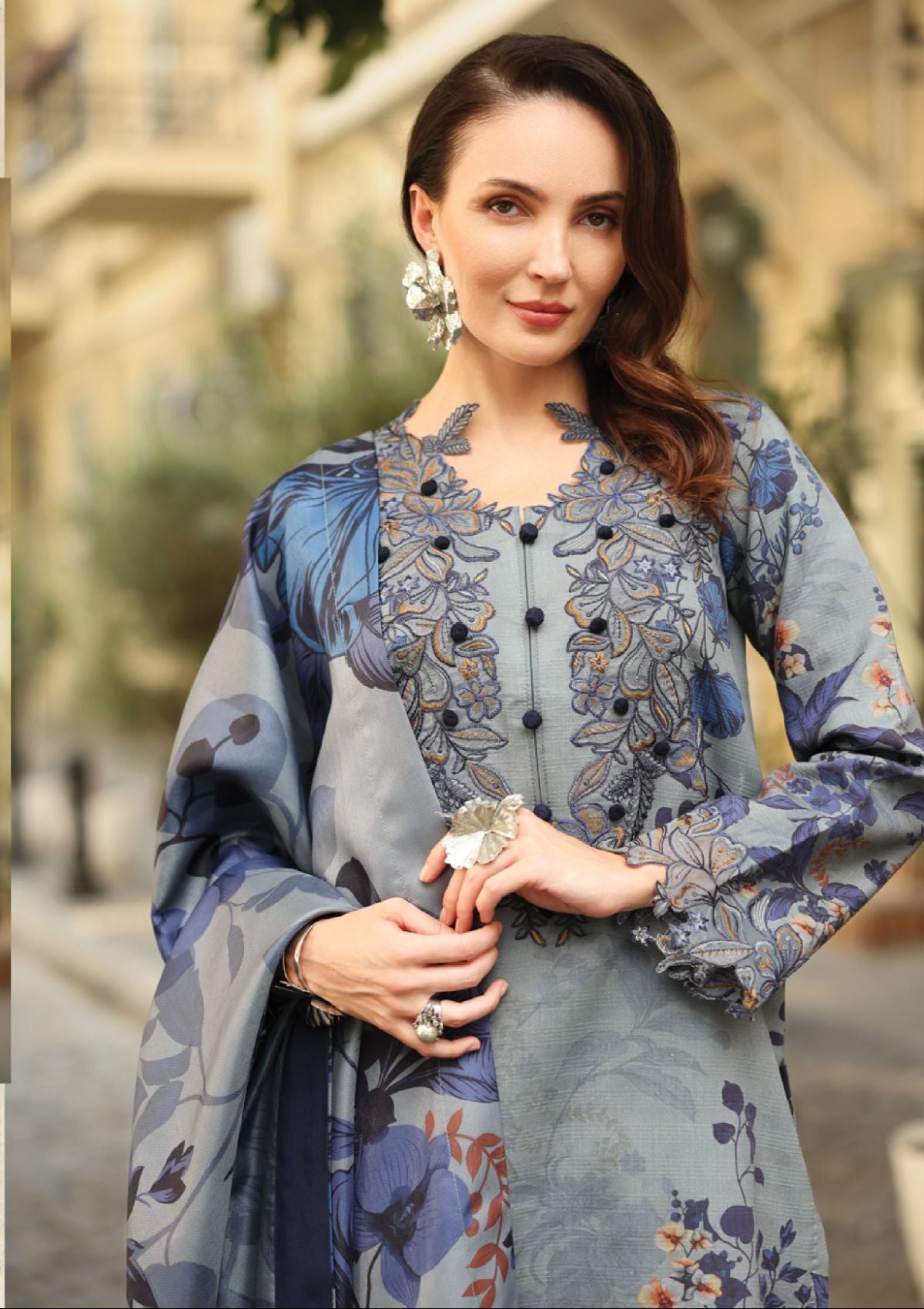 mohsin-saeed-fabrics-is-selling-online-and-in stores-Luxury-daily-wear-wedding-wear-formal-wear-in-budgeted-price.This-product-is-from-rang-rasiya-life-style-winter-edit25-d-04-audrey-is-available-on-Mohsin-saeed-fabrics-website.
