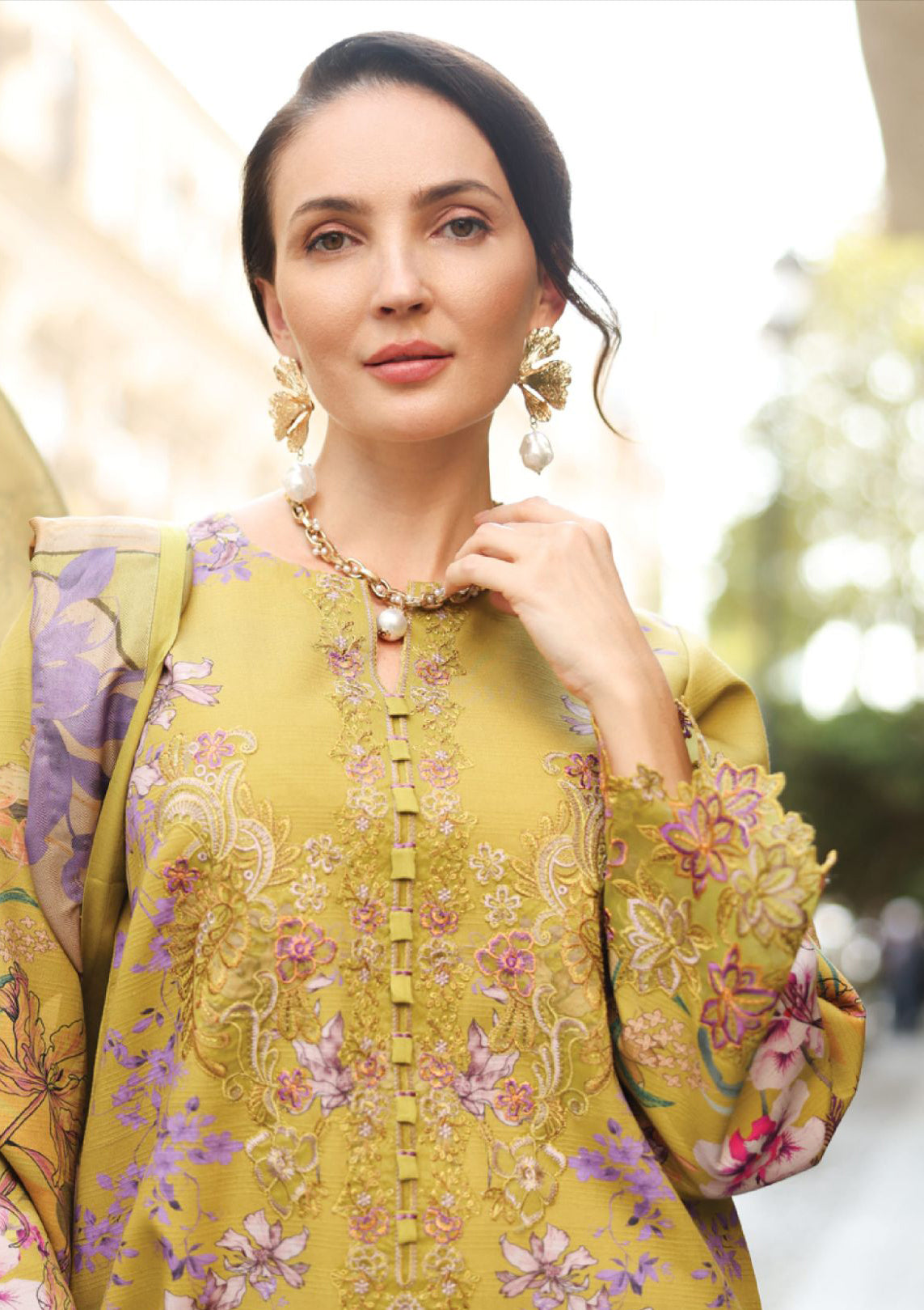 mohsin-saeed-fabrics-is-selling-online-and-in stores-Luxury-daily-wear-wedding-wear-formal-wear-in-budgeted-price.This-product-is-from-rang-rasiya-life-style-winter-edit25-d-08-autumn-is-available-on-Mohsin-saeed-fabrics-website.