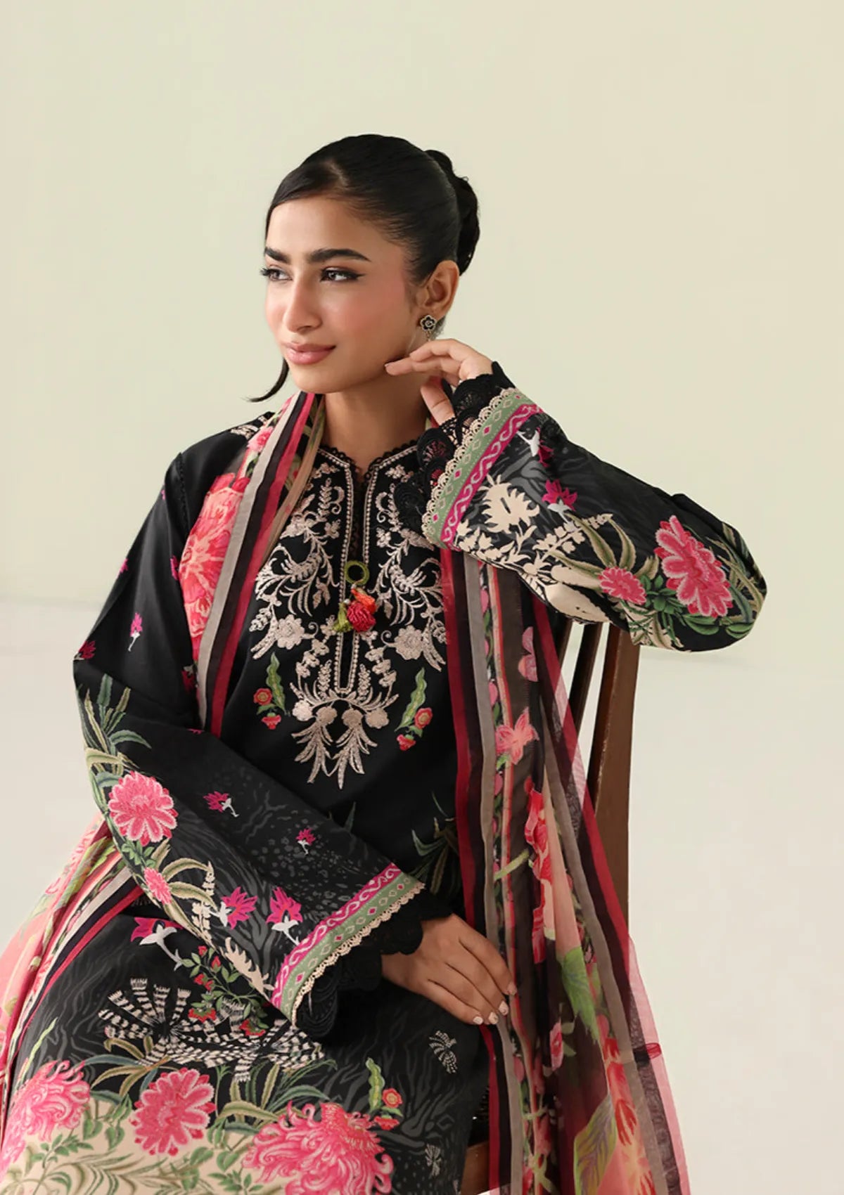 Roheenaz Rosette Lawn'26 D-61A Radiant Noon