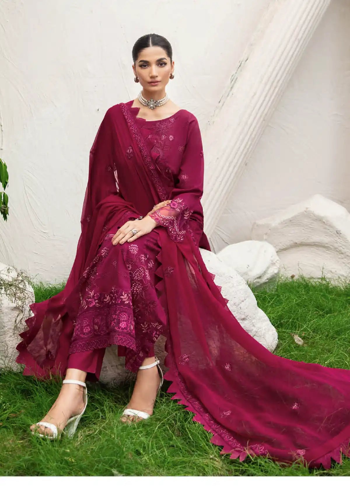 mohsin-saeed-fabrics-designer-daily-wear-formal-and-wedding-suits-within-budget-This-product-is-from-ramsha-riwayat-luxury-lawn25-is-available-on-Mohsin-saeed-fabrics-website.