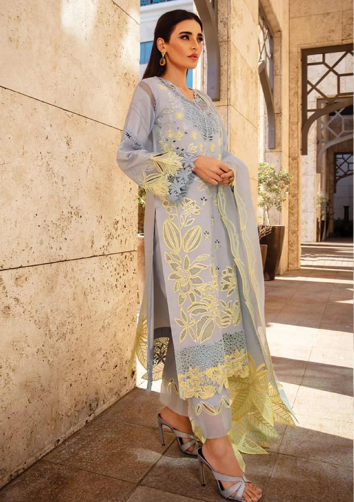 mohsin-saeed-fabrics-is-selling-online-and-in stores-Luxury-daily-wear-wedding-wear-formal-wear-in-budgeted-price-This-product-is-from-rang-rasiya-premium-summer25-d-04-elnaz-is-available-on-Mohsin-saeed-fabrics-website.