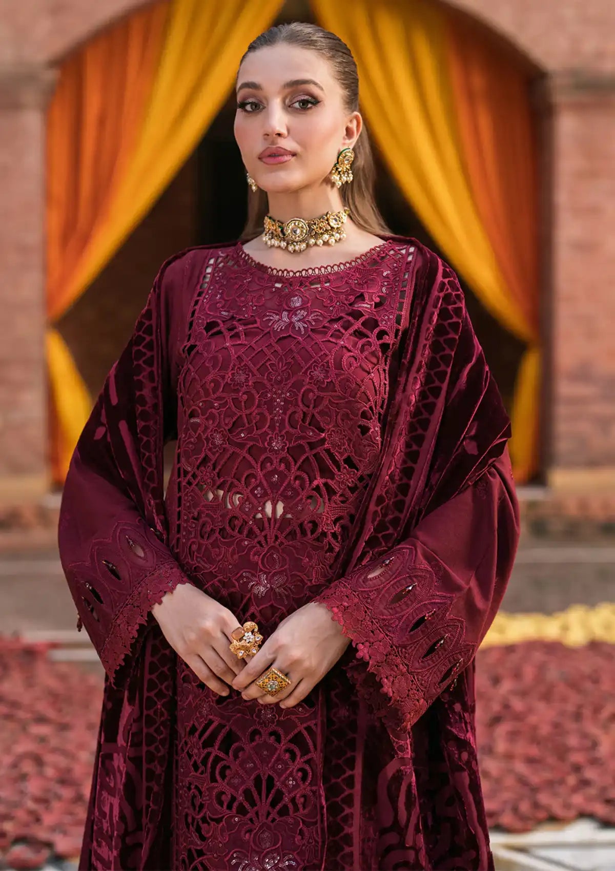 Mahnur Nazakat Luxury Winter'24 D-09 REINA