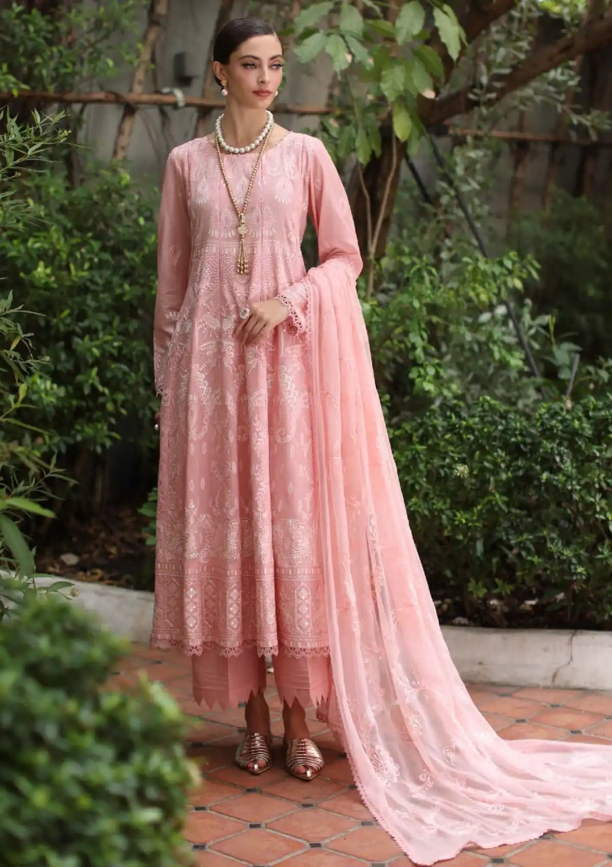 mohsin-saeed-fabrics-is-selling-online-and-in stores-Luxury-daily-wear-wedding-wear-formal-wear-in-budgeted-price-This-product-is-from-riaz-arts-riwayat-emb-lawn25-rl-01-is-available-on-Mohsin-saeed-fabrics-website.