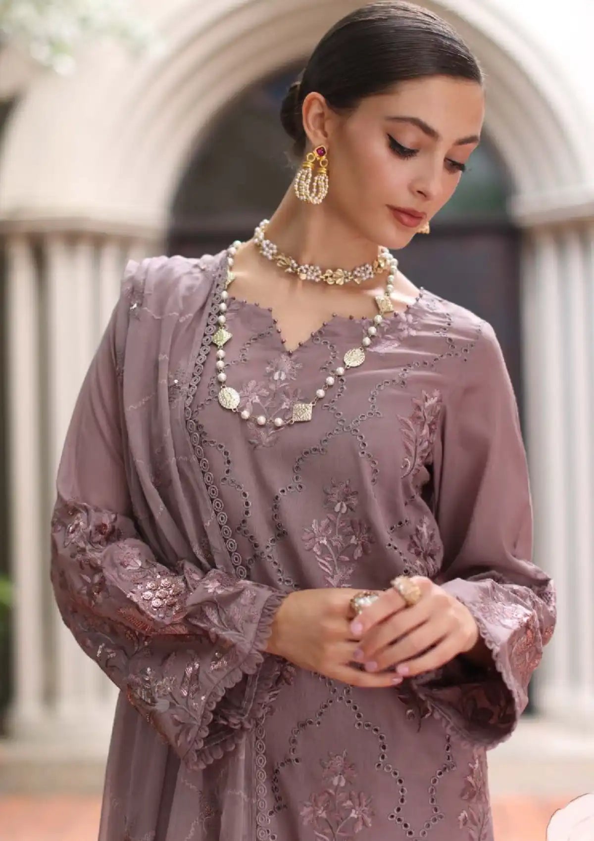 mohsin-saeed-fabrics-is-selling-online-and-in stores-Luxury-daily-wear-wedding-wear-formal-wear-in-budgeted-price-This-product-is-from-riaz-arts-riwayat-emb-lawn25-rl-02-is-available-on-Mohsin-saeed-fabrics-website.