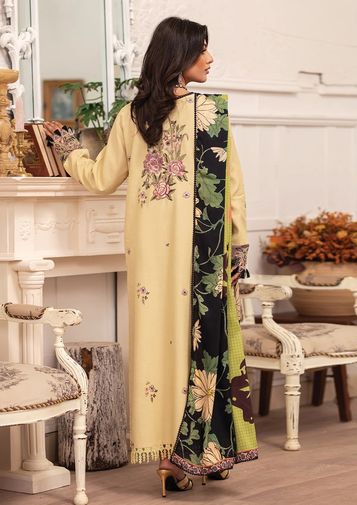 Roheenaz Meraki Winter'24 RNZ-02A EVIE