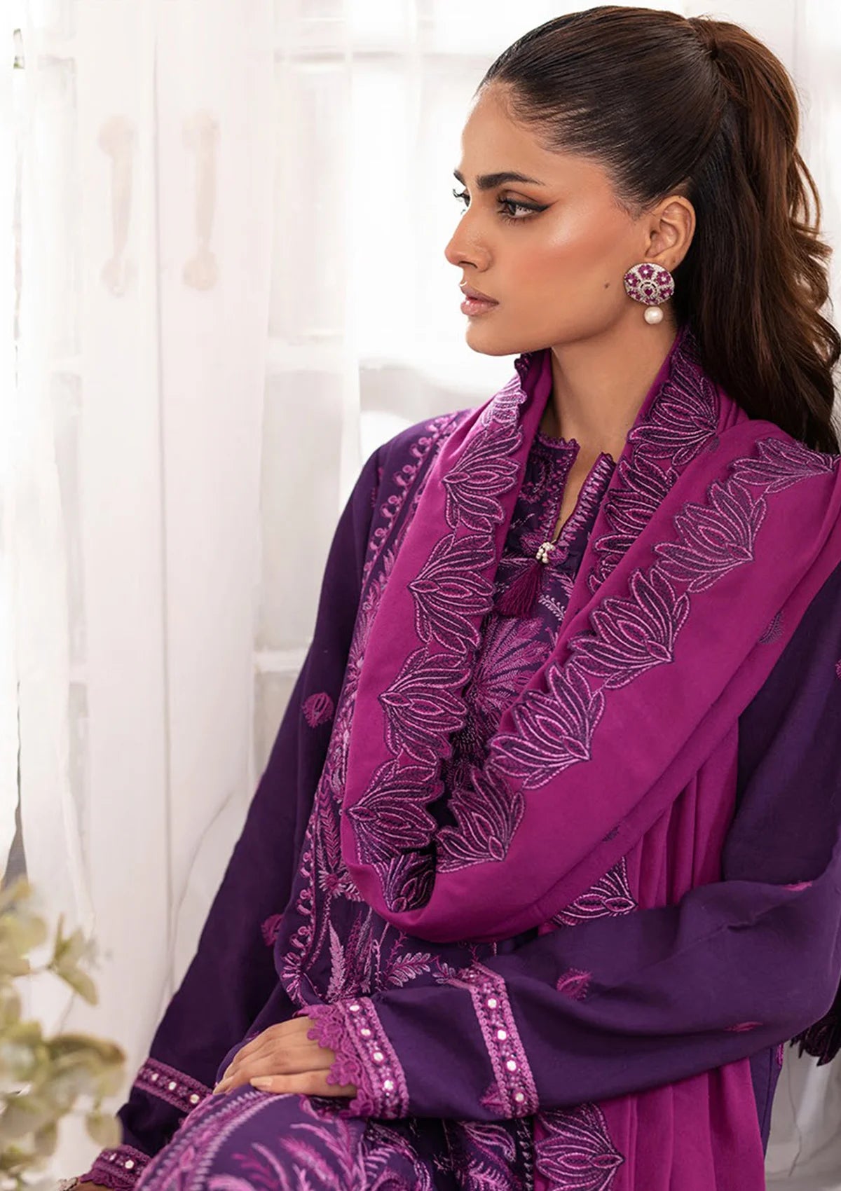 Roheenaz Meraki Winter'24 RNZ-04B NAOMI