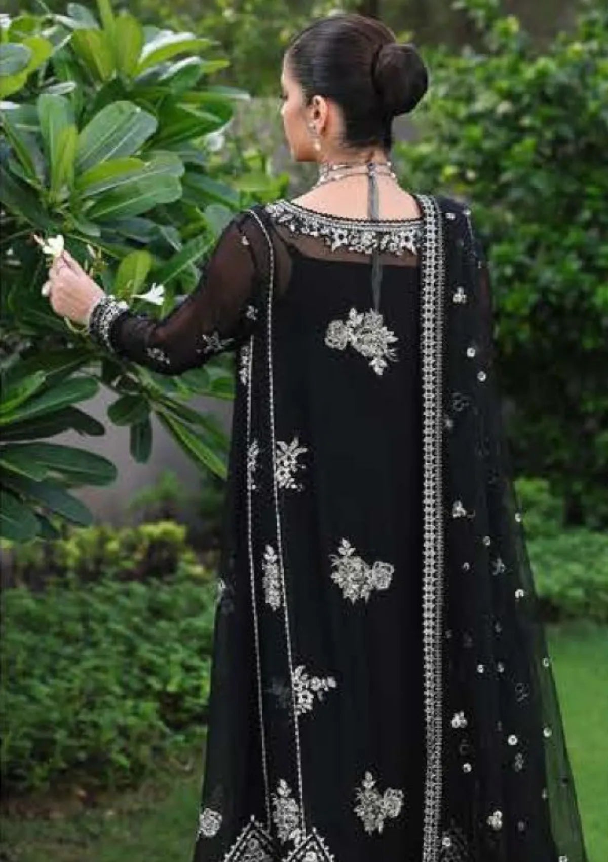 mohsin-saeed-fabrics-affordable-luxury-outfits-for-daily-formal-and-wedding-wear-This-product-is-from-roheenaz-aangan-luxury-chiffon25-d-04-zyrah-is-available-on-Mohsin-saeed-fabrics-website.