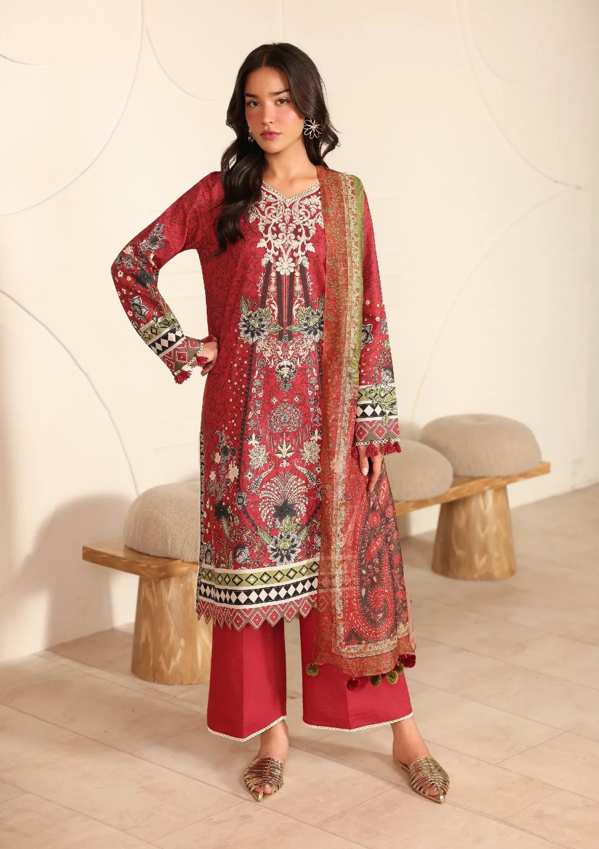 mohsin-saeed-fabrics-luxury-fashion-collection-daily-wear-wedding-and-formal-in-budget-This-product-is-from-roheenaz-pareesa-printed-cambric25-mysha-is-available-on-Mohsin-saeed-fabrics-website.