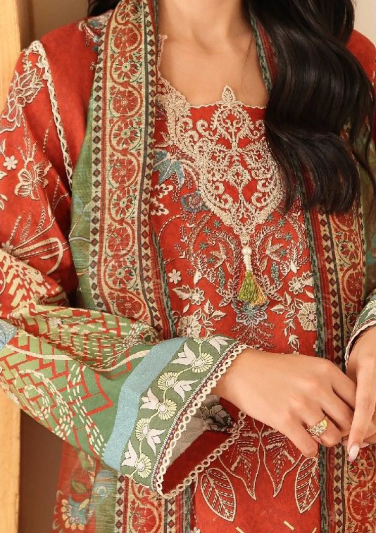 mohsin-saeed-fabrics-luxury-fashion-collection-daily-wear-wedding-and-formal-in-budget-This-product-is-from-roheenaz-pareesa-printed-cambric25-naveen-is-available-on-Mohsin-saeed-fabrics-website.