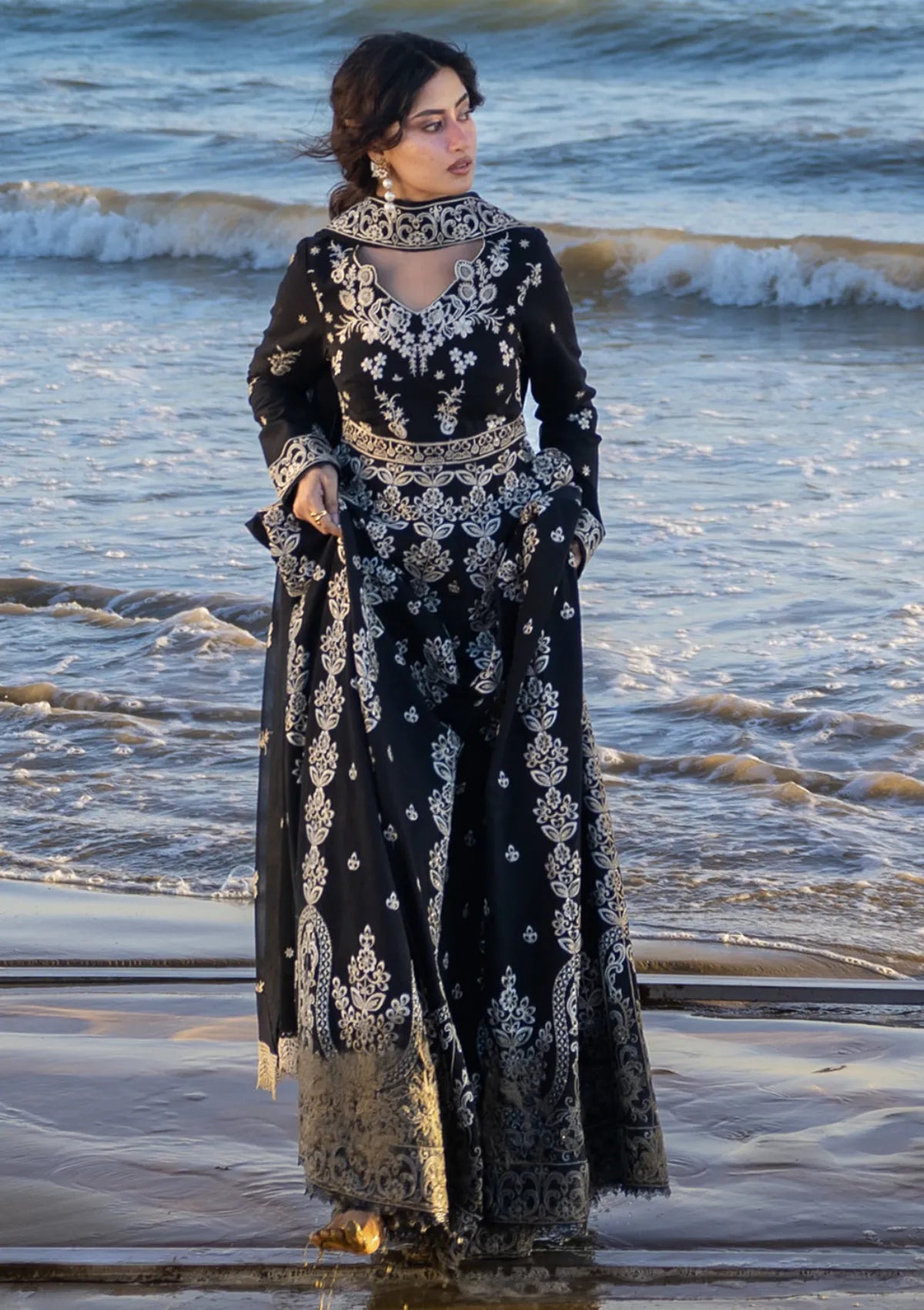 Mahnur Sirene Luxury Lawn'26 S-05