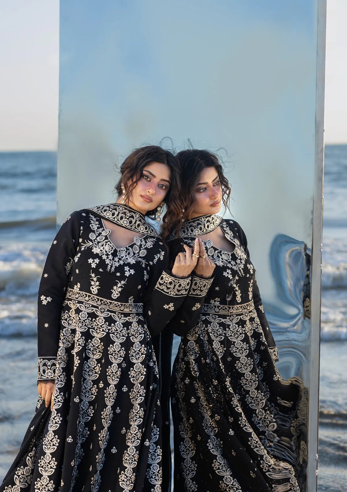 Mahnur Sirene Luxury Lawn'26 S-05
