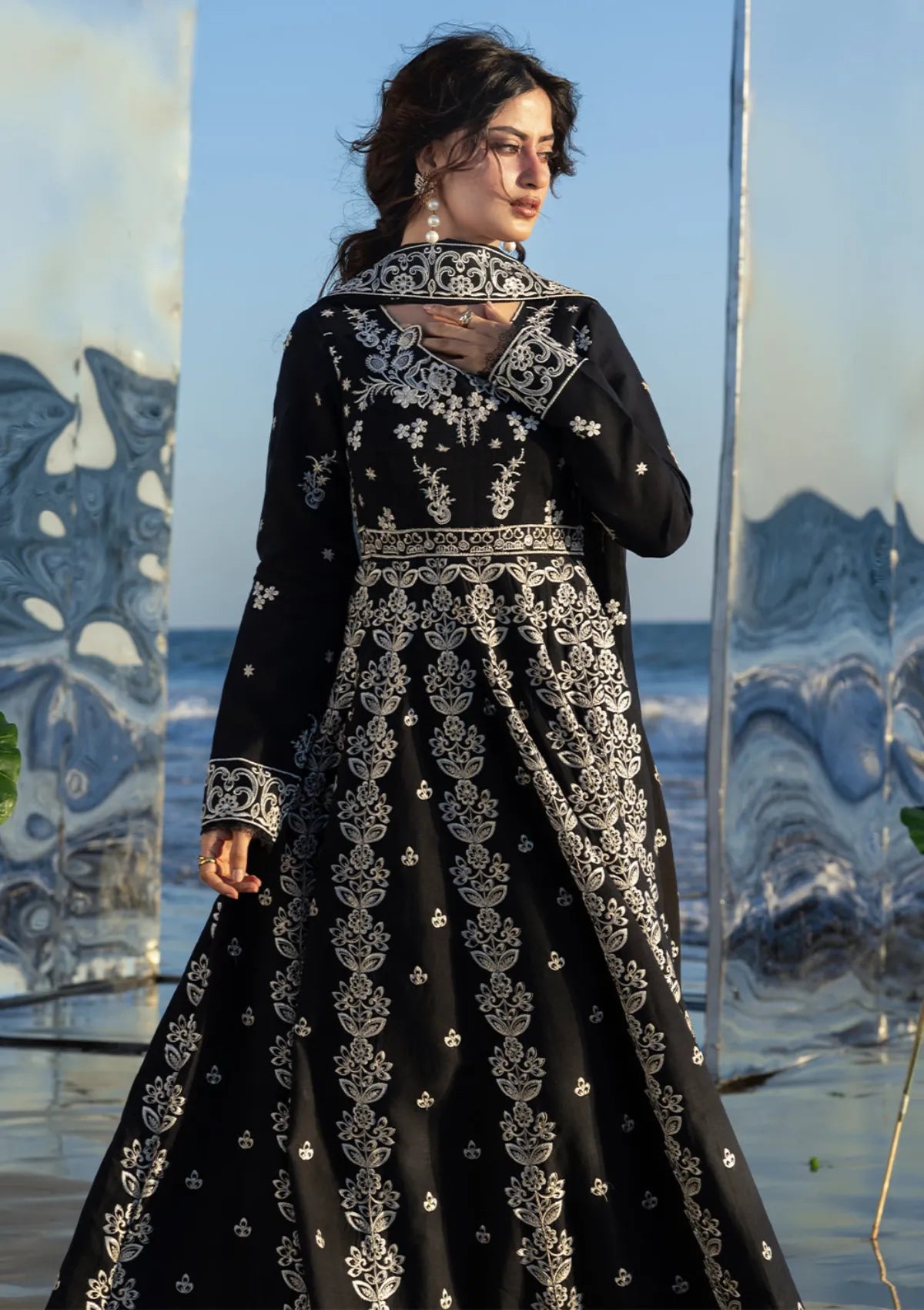 Mahnur Sirene Luxury Lawn'26 S-05