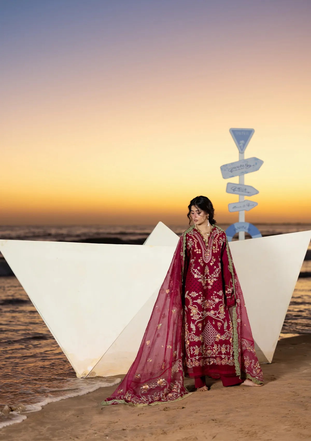 Mahnur Sirene Luxury Lawn'26 S-09