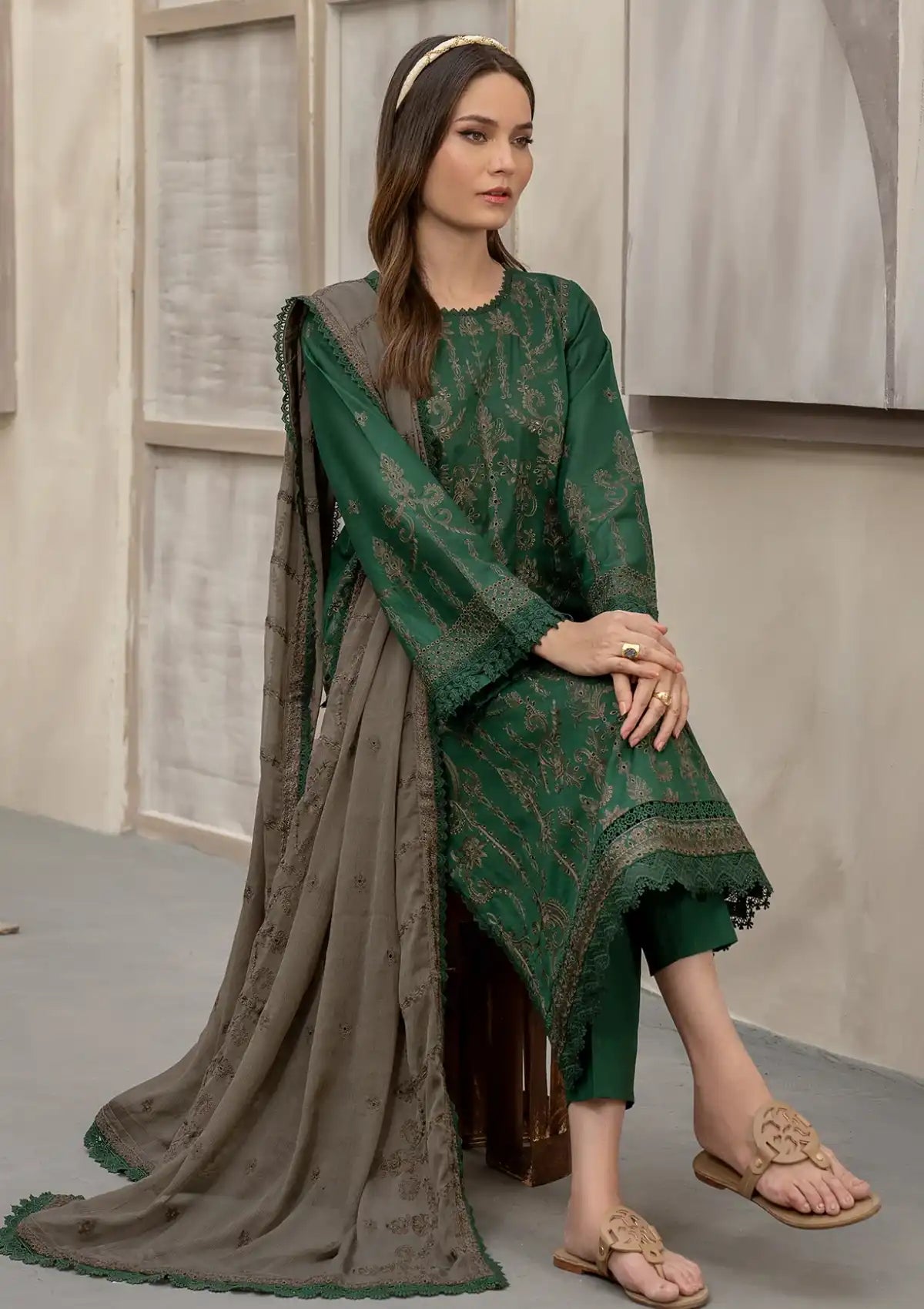 Zarif Festive Lawn'24 ZFL-06-LIVIA - Mohsin Saeed Fabrics