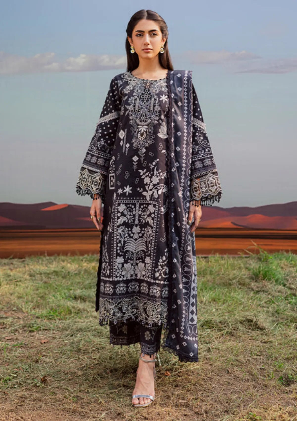 Parishay Rang e Sarma Khaddar'25 SAR-07