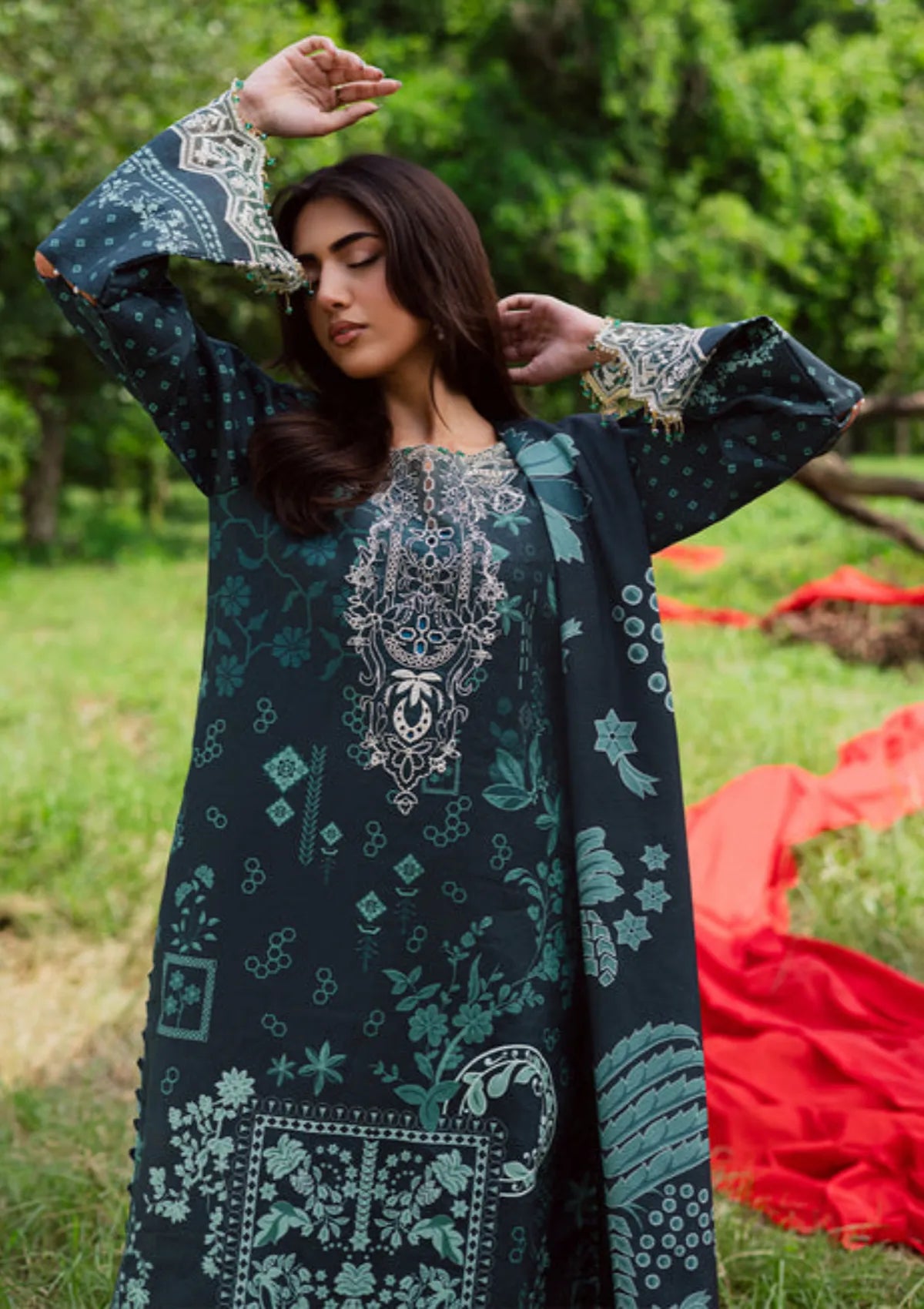 Parishay Rang e Sarma Khaddar'25 SAR-08