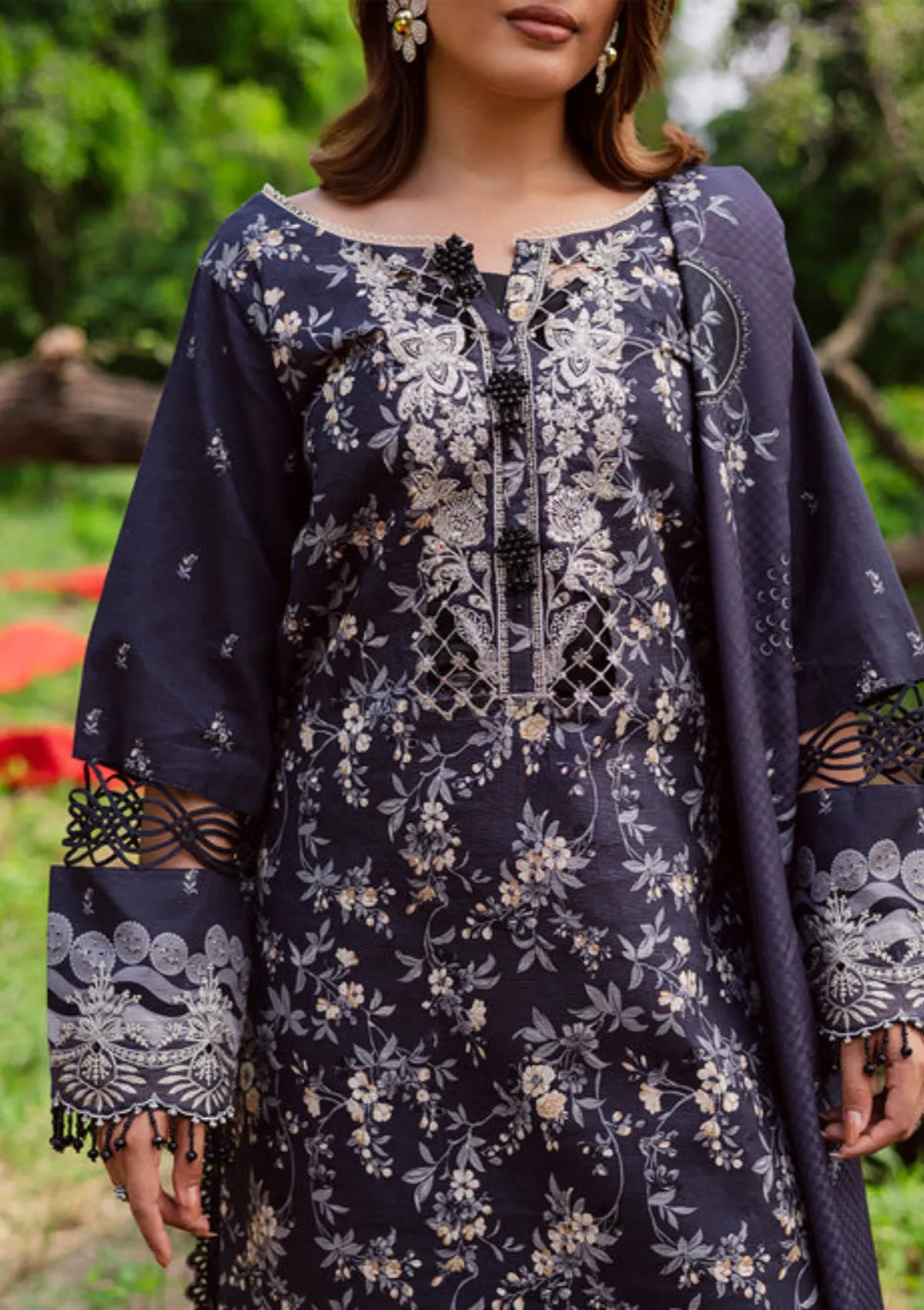 Parishay Rang e Sarma Khaddar'25 SAR-12