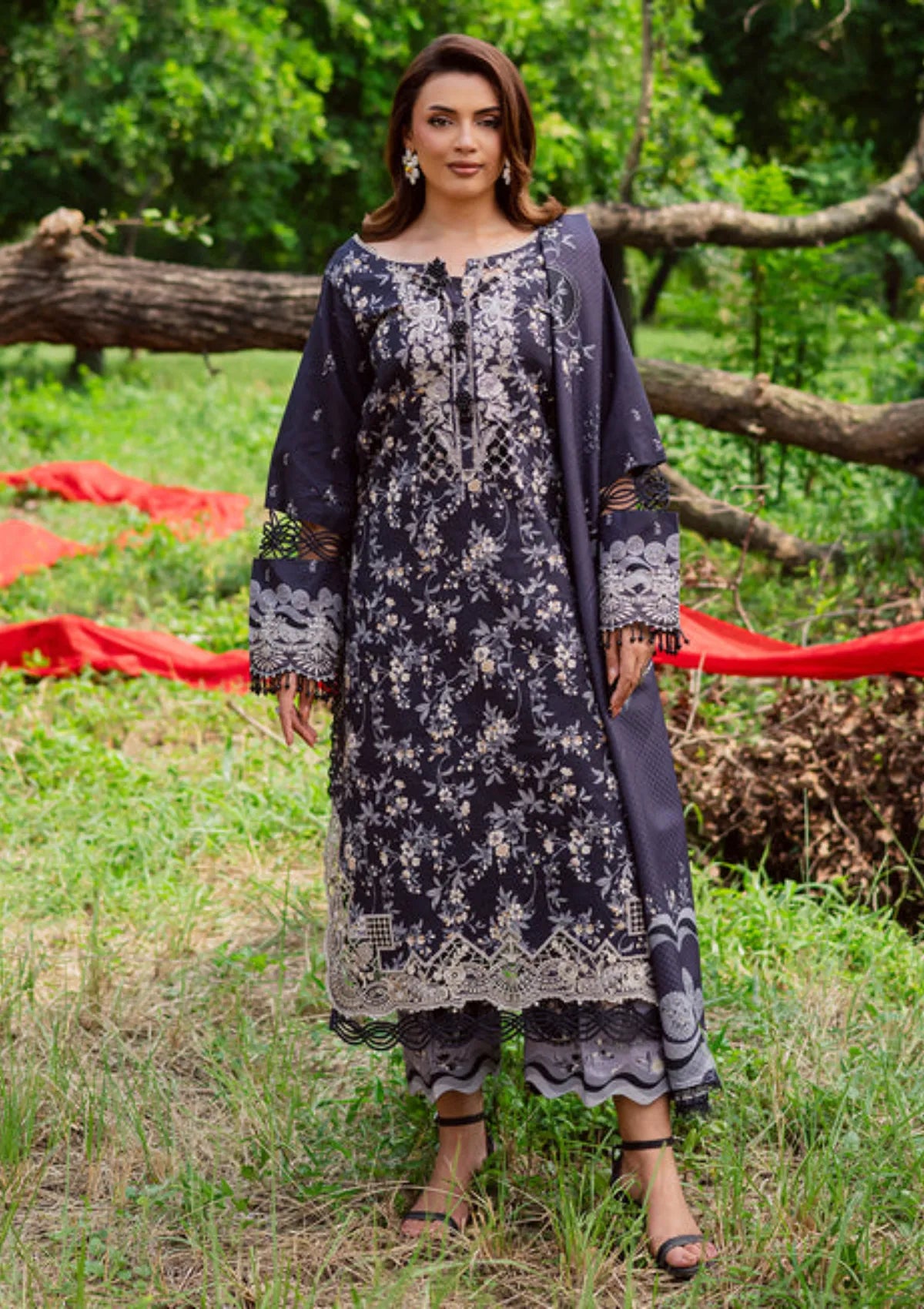 Parishay Rang e Sarma Khaddar'25 SAR-12