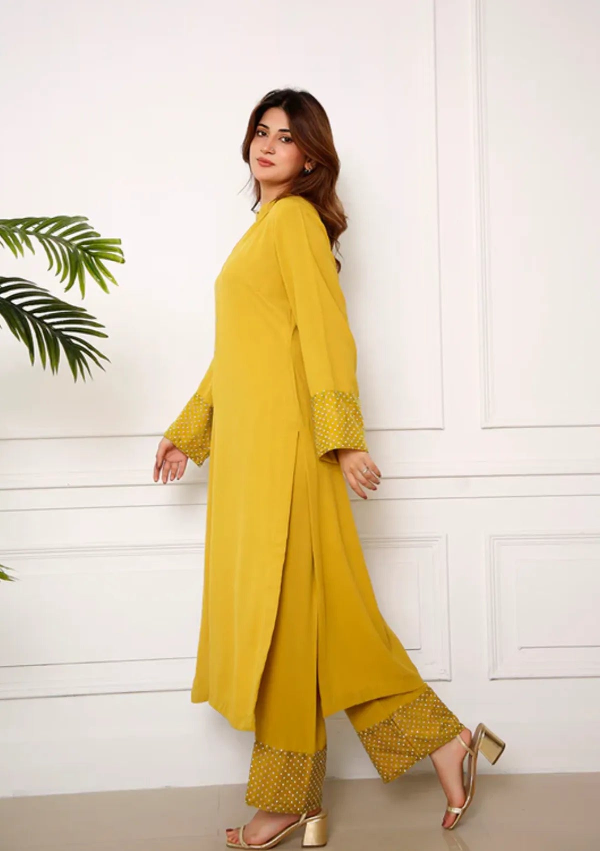 mohsin-saeed-fabrics-luxury-fashion-collection-daily-wear-wedding-and-formal-in-budget-This-product-is-from-sidra-fahad-summer-elora-325-sf-190-is-available-on-Mohsin-saeed-fabrics-website.