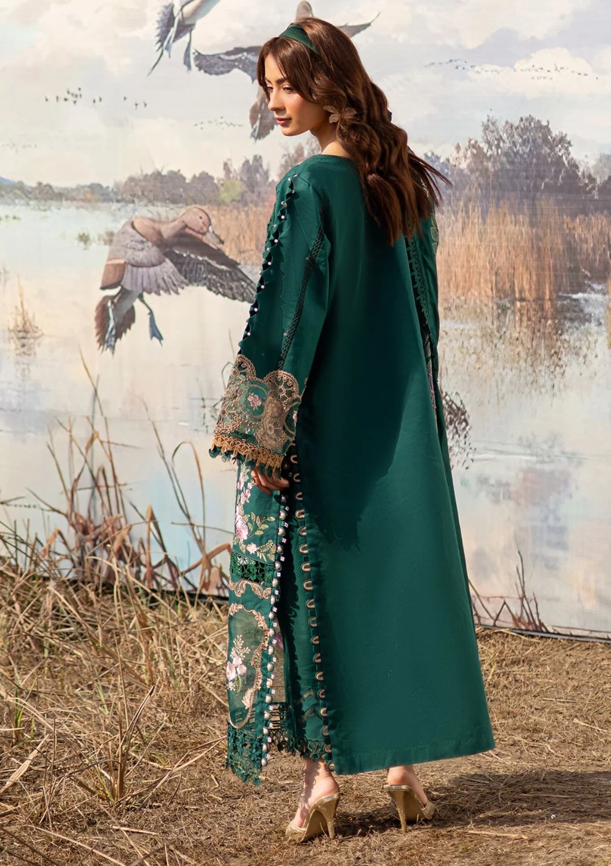 mohsin-saeed-fabrics-designer-daily-wear-formal-and-wedding-suits-within-budget-This-product-is-from-parishay-shangrila-summer-edit-25-shg-03-is-available-on-Mohsin-saeed-fabrics-website.