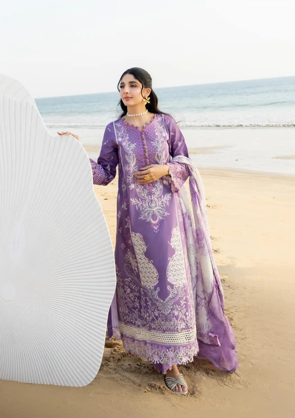 mohsin-saeed-fabrics-affordable-luxury-outfits-for-daily-formal-and-wedding-wear-This-product-is-from-aabyaan-saagar-luxury-lawn25-is-available-on-Mohsin-saeed-fabrics-website.