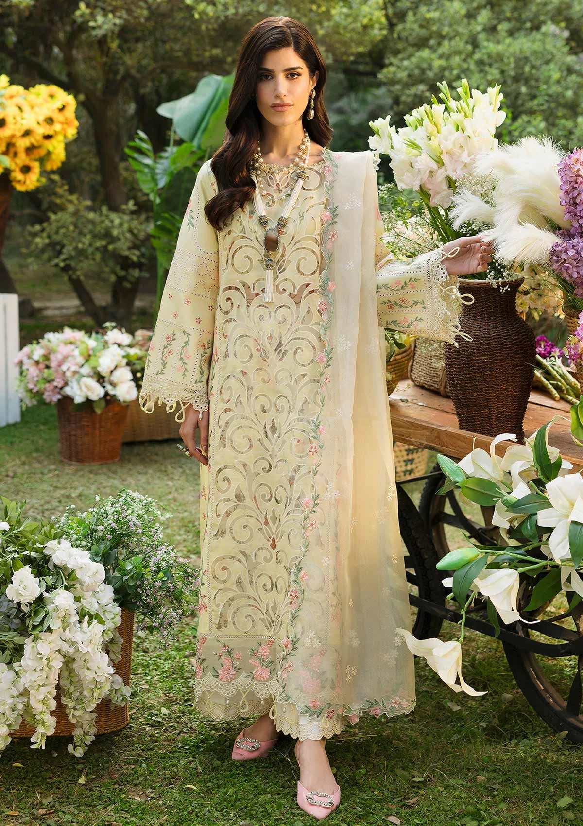 mohsin-saeed-fabrics-is-selling-online-and-in stores-Luxury-daily-wear-wedding-wear-formal-wear-in-budgeted-price-This-product-is-from-sardinia-floral-forest-luxury-lawn25-d-807-petal-veil-is-available-on-Mohsin-saeed-fabrics-website.