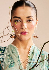 mohsin-saeed-fabrics-affordable-luxury-outfits-for-daily-formal-and-wedding-wear-This-product-is-from-zara-shahjahan-satori-luxury-lawn25-d-2b-nozami-copy-is-available-on-Mohsin-saeed-fabrics-website.