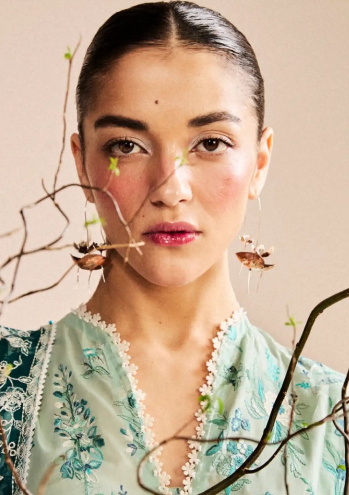 mohsin-saeed-fabrics-affordable-luxury-outfits-for-daily-formal-and-wedding-wear-This-product-is-from-zara-shahjahan-satori-luxury-lawn25-d-2b-nozami-copy-is-available-on-Mohsin-saeed-fabrics-website.
