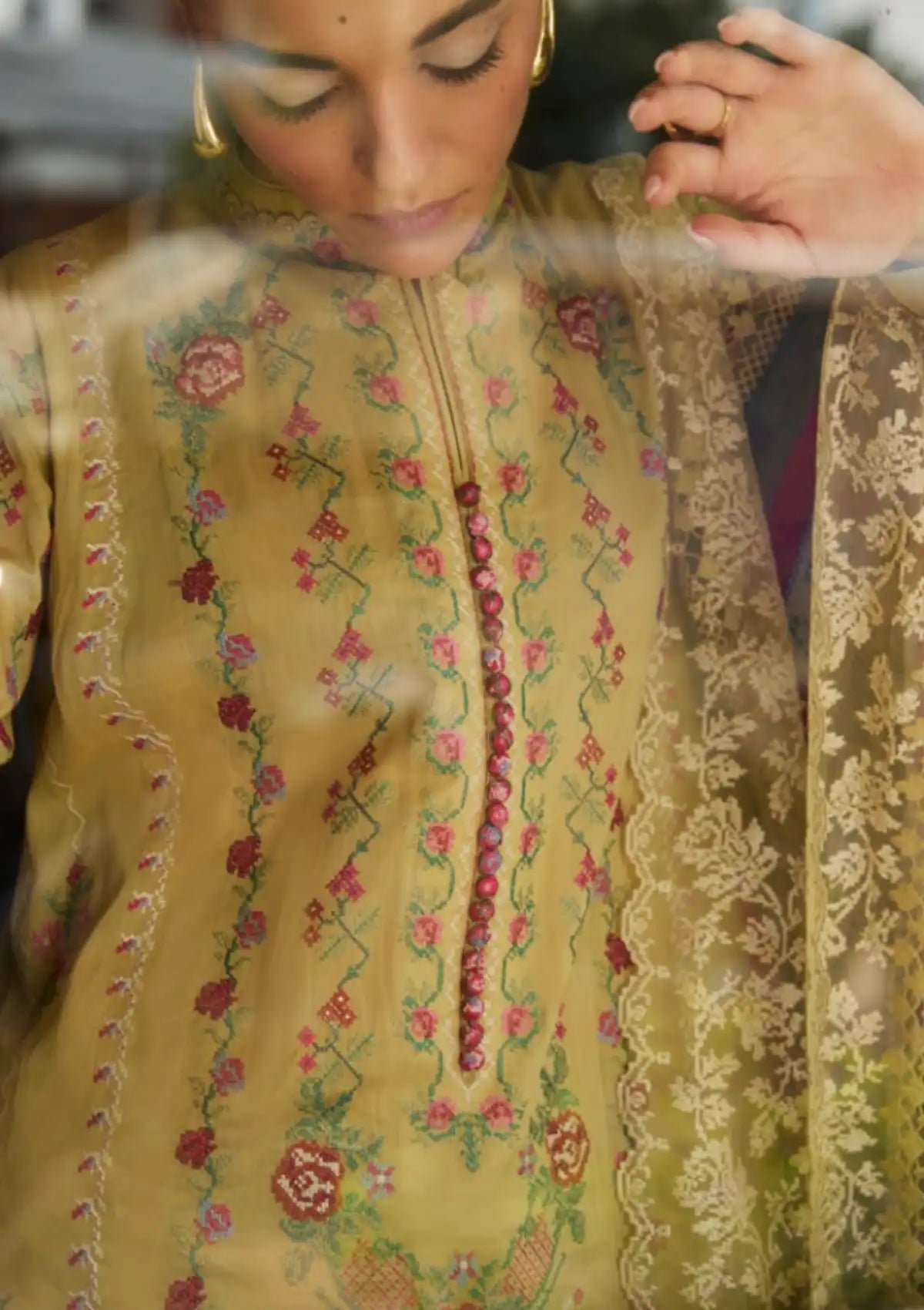 mohsin-saeed-fabrics-affordable-luxury-outfits-for-daily-formal-and-wedding-wear-This-product-is-from-zara-shahjahan-satori-luxury-lawn25-d-7b-hikari-is-available-on-Mohsin-saeed-fabrics-website.