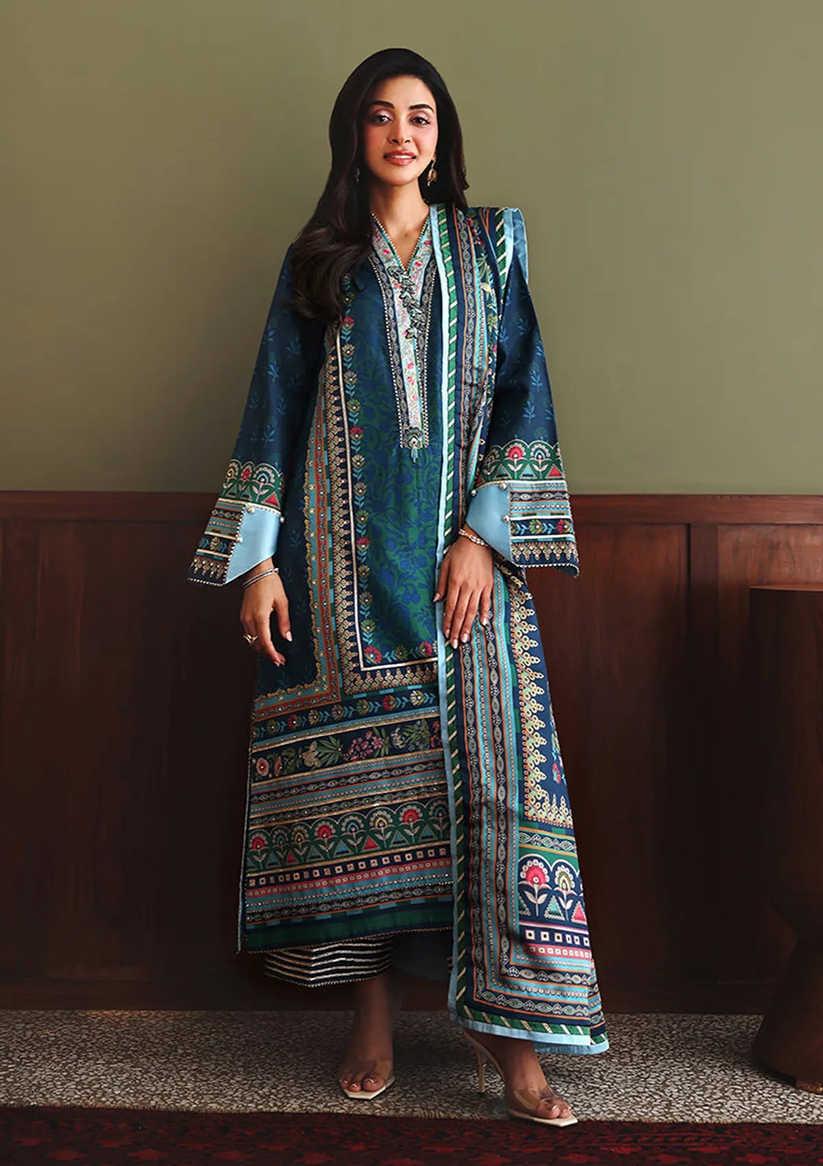 Mushq Nirvana Unapologetically Luxe'26 D-07 Scene Stealer