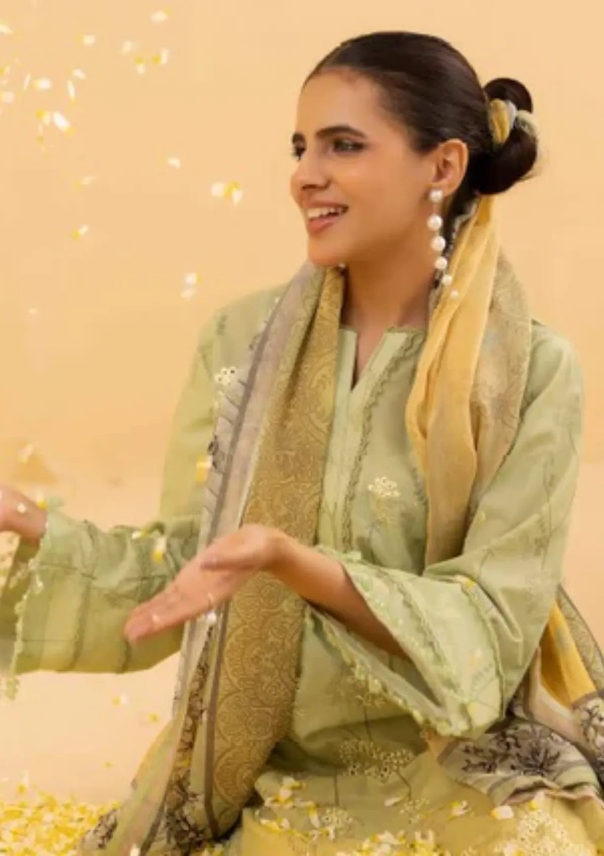 mohsin-saeed-fabrics-is-selling-online-and-in stores-Luxury-daily-wear-wedding-wear-formal-wear-in-budgeted-price-This-product-is-from-khoobsurat-milan-rut-emb-lawn25-mr-21-is-available-on-Mohsin-saeed-fabrics-website.