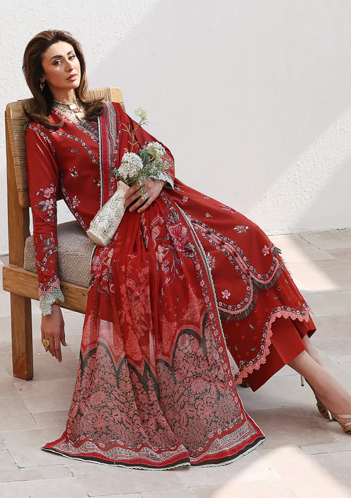 Roheenaz Floral Reveire Luxury Lawn'26 D-04 Serene Bloom