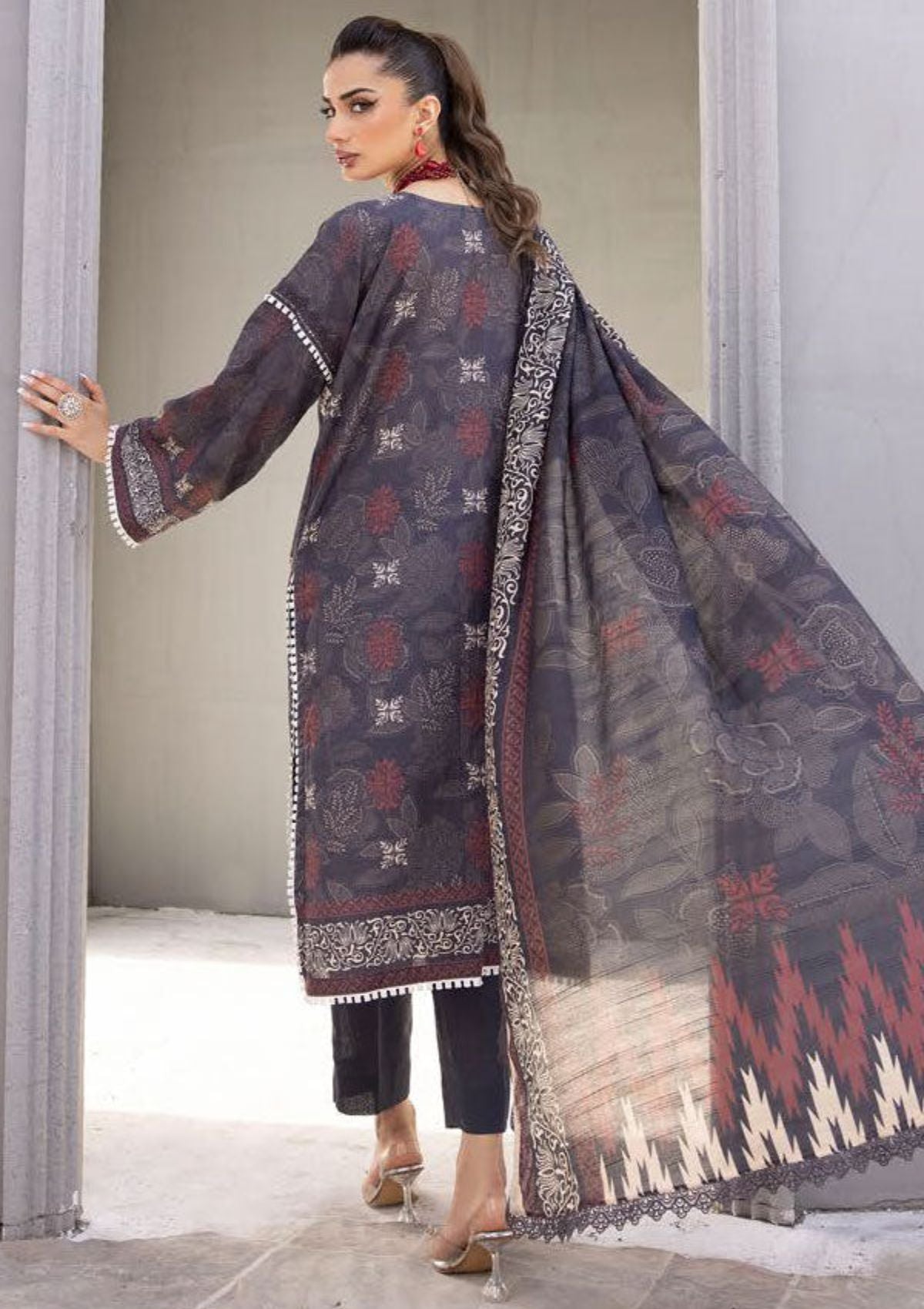 Shaista Maira Emb Karandi'23 D-184 - Mohsin Saeed Fabrics