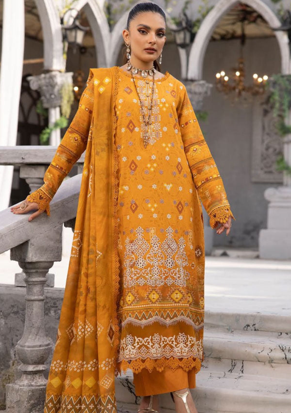 Shaista Maira Emb Karandi'23 D-186 - Mohsin Saeed Fabrics