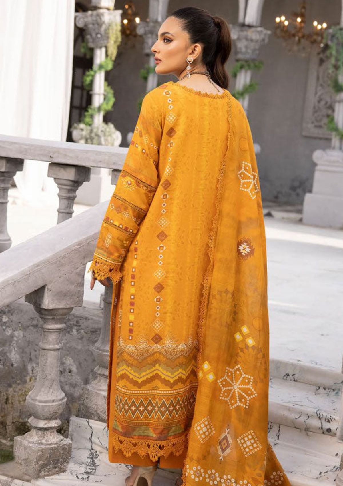 Shaista Maira Emb Karandi'23 D-186 - Mohsin Saeed Fabrics