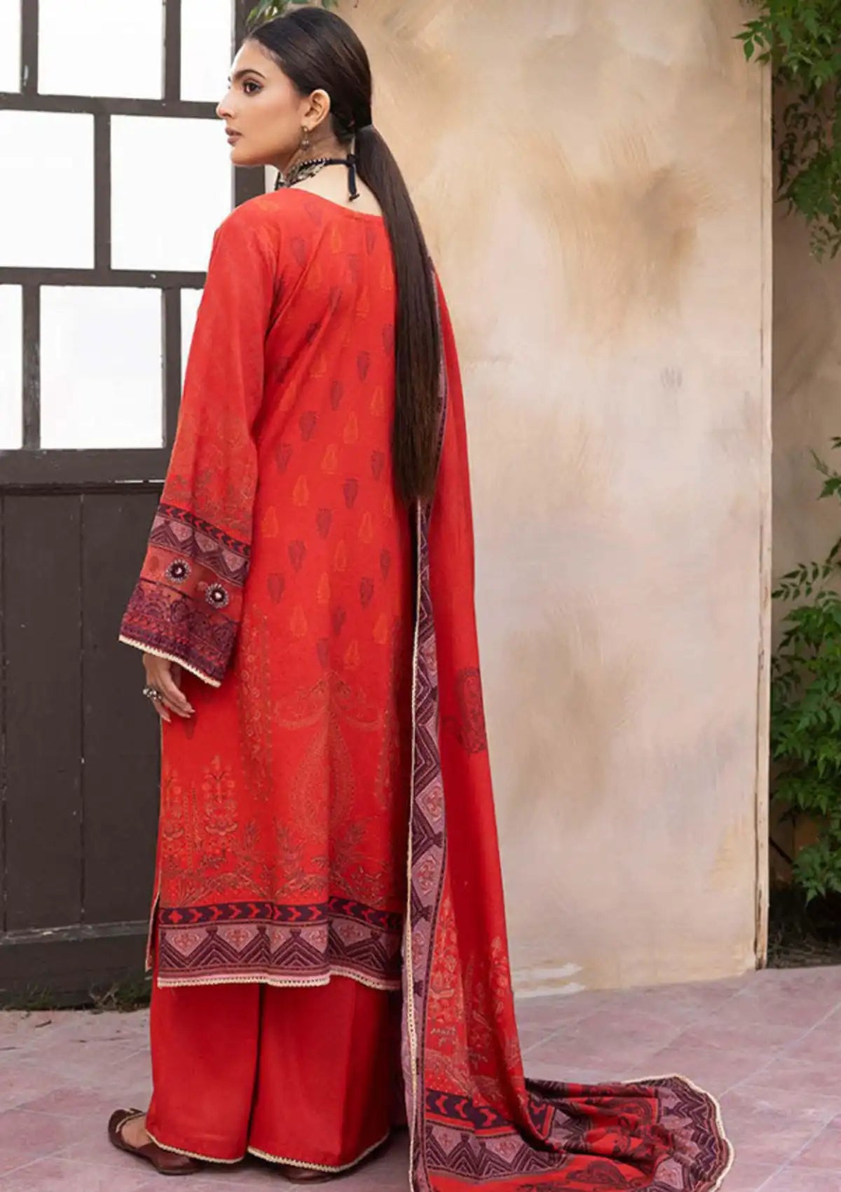 Shaista Sania Emb Dhanak'23 D-236 - Mohsin Saeed Fabrics