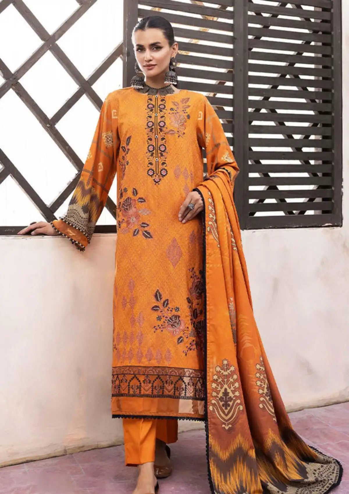 Shaista Sania Emb Dhanak'23 D-239 - Mohsin Saeed Fabrics