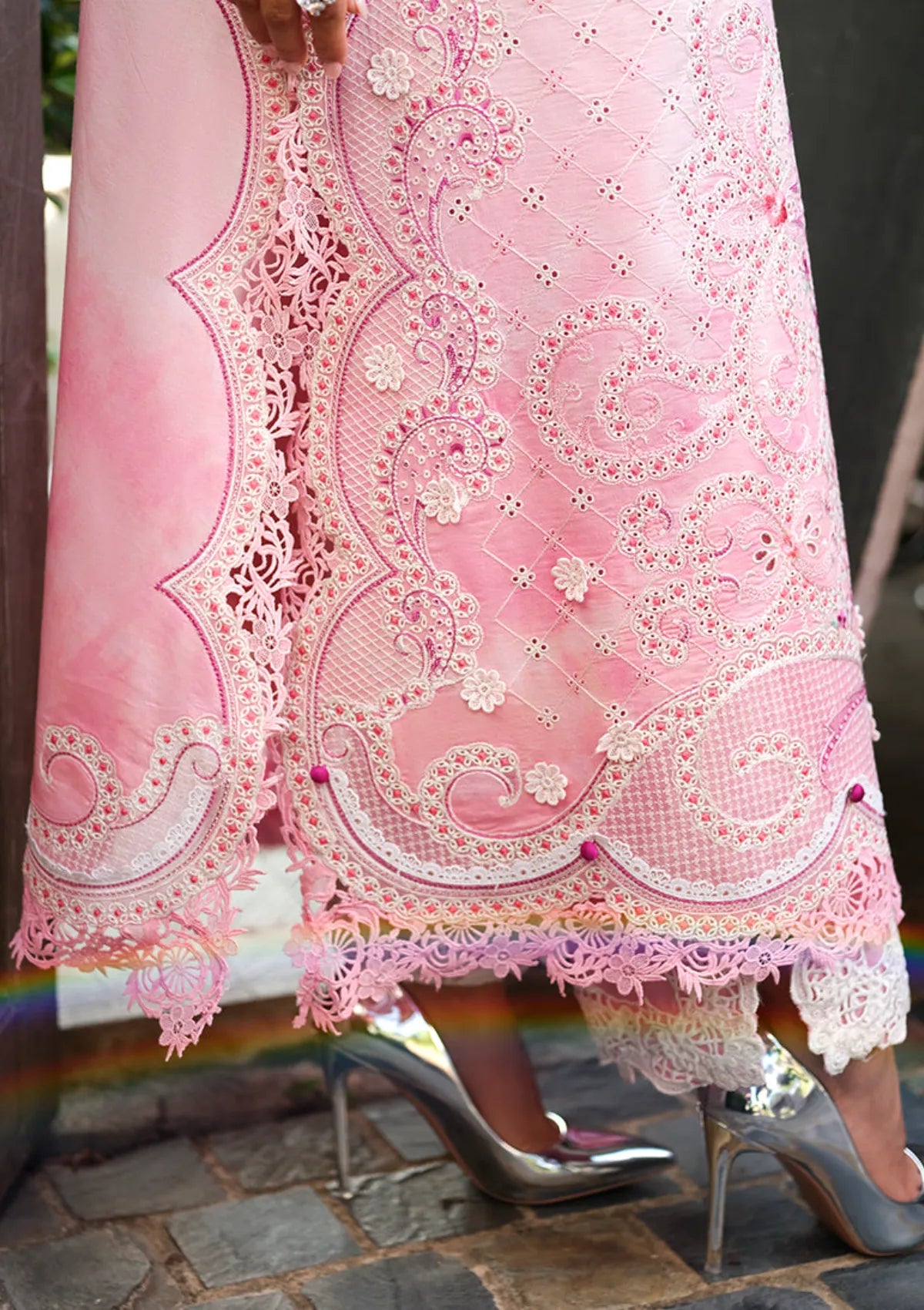 Mushq Amoi Held by Love'26 D-02 Silent Dreamer