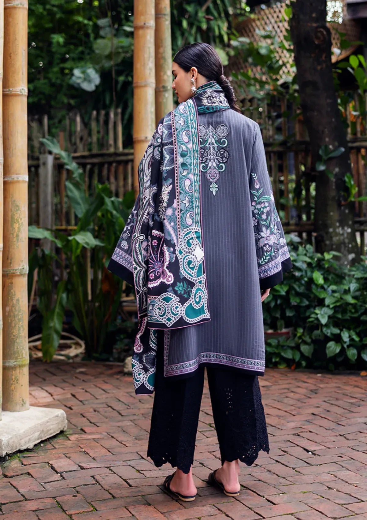 Mushq Hemline Symphony Karandi'25 D-05 Silver Mist