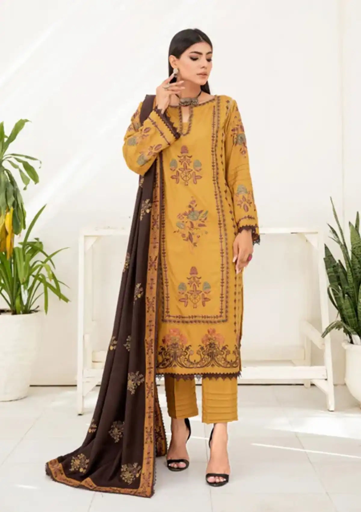 Smile Husn-e-Jadwa Luxury Shawl'23 D-1241 - Mohsin Saeed Fabrics