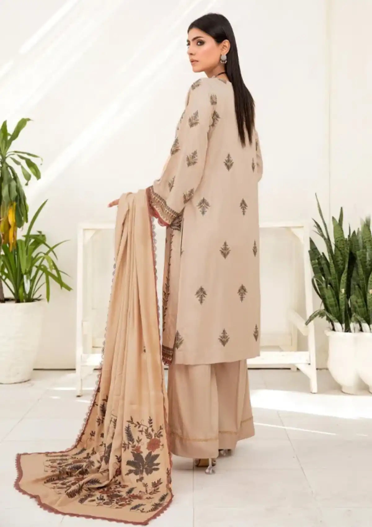 Smile Husn-e-Jadwa Luxury Shawl'23 D-1242 - Mohsin Saeed Fabrics