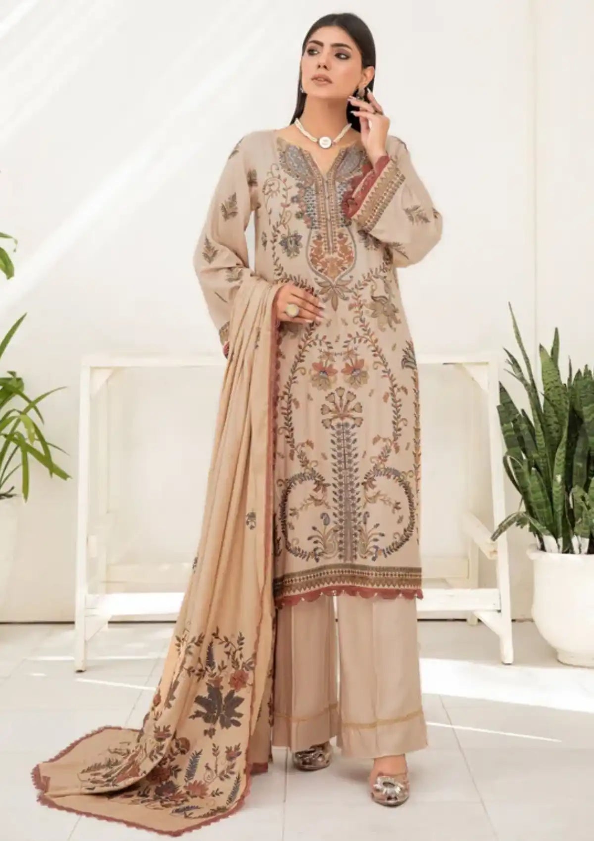Smile Husn-e-Jadwa Luxury Shawl'23 D-1242 - Mohsin Saeed Fabrics