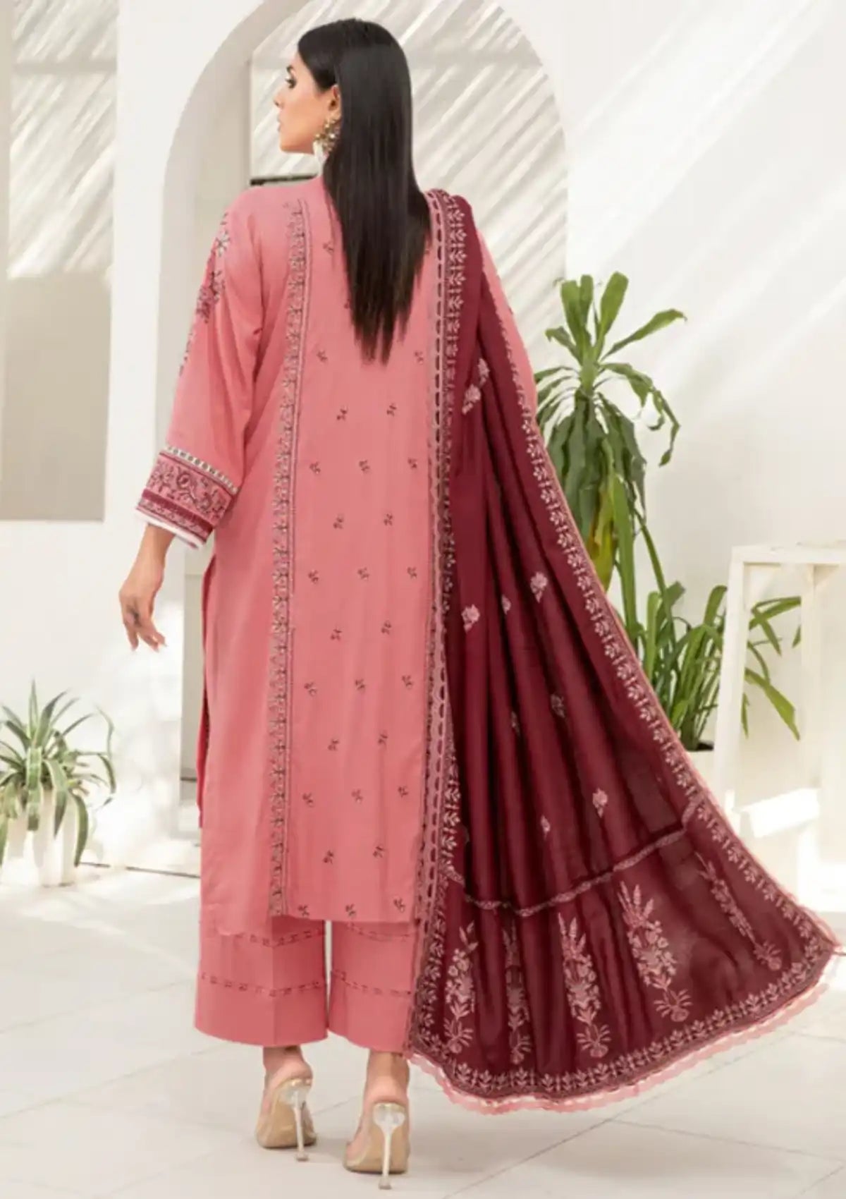 Smile Husn-e-Jadwa Luxury Shawl'23 D-1243 - Mohsin Saeed Fabrics