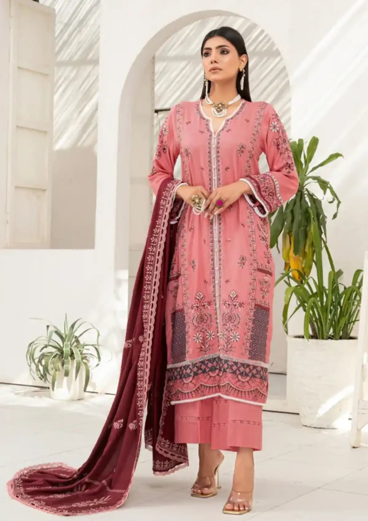Smile Husn-e-Jadwa Luxury Shawl'23 D-1243 - Mohsin Saeed Fabrics